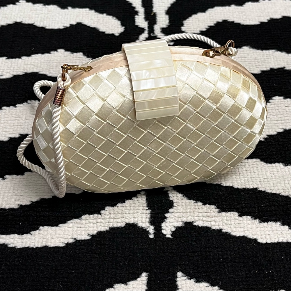 Whiting And Davis Satin Woven Oval Clamshell Hard Case l Purse Snap Closure